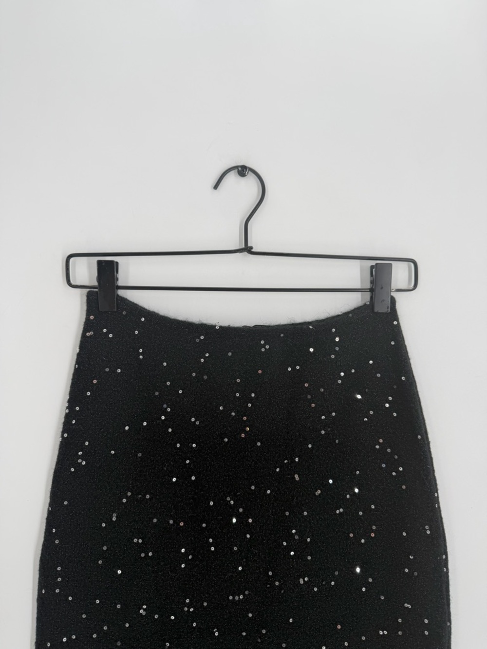 Guizio Miki Sequin Knit Midi Skirt In Black